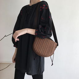 轉(zhuǎn)角1號(hào)精品女裝店 秋季新風(fēng)尚，韓版娃娃裙演繹溫柔浪漫