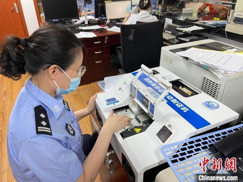 2023年高考臨近 上海公安開(kāi)啟應(yīng)急辦證一站式服務(wù)